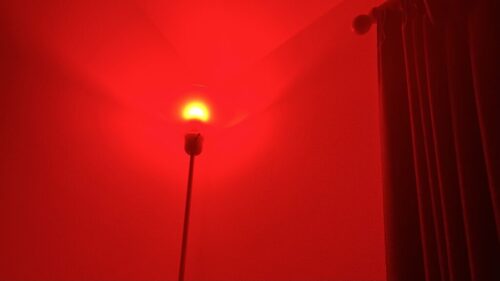 スマート電球で部屋を赤く染める